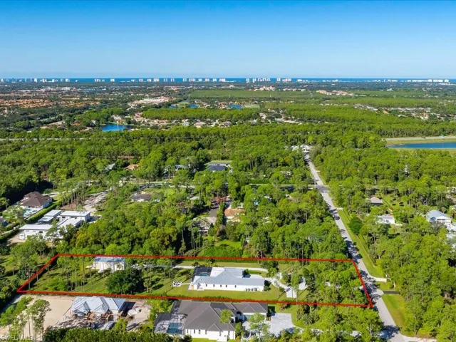 6190 Bur Oaks Ln, Naples, Florida 34119