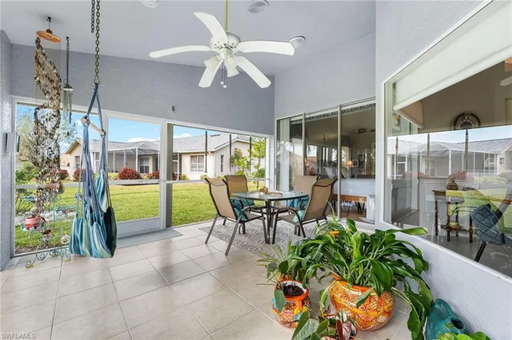 Sunroom with ceiling fan