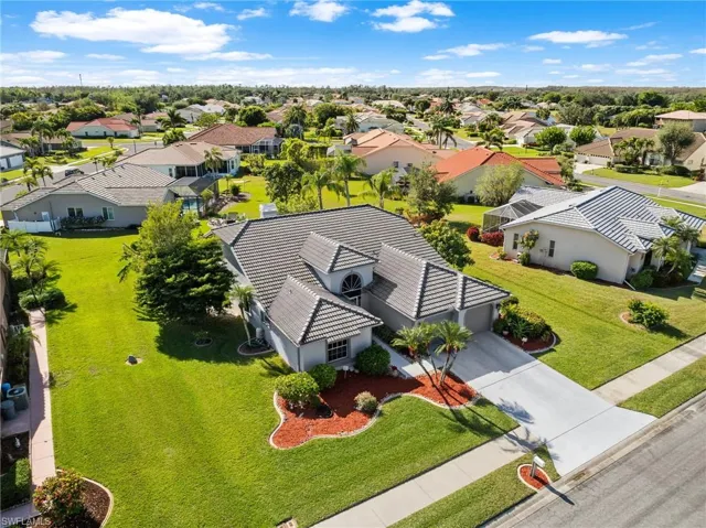 Birds eye view of property