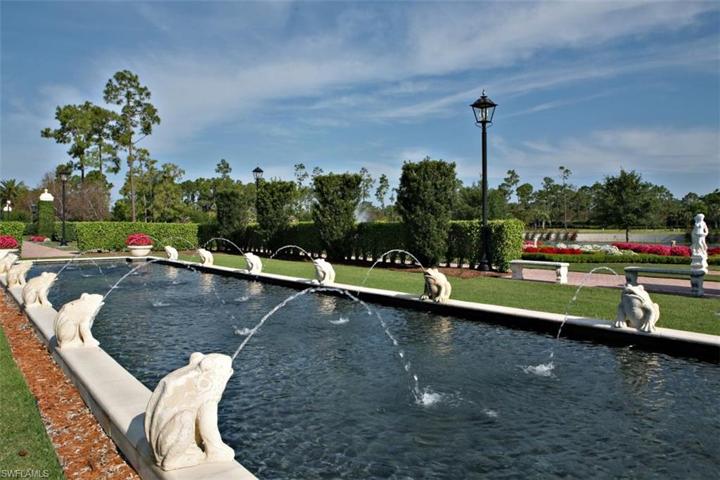 Parterre Garden water feature