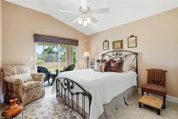 3688  Kent  DR, Naples, FL 34112
