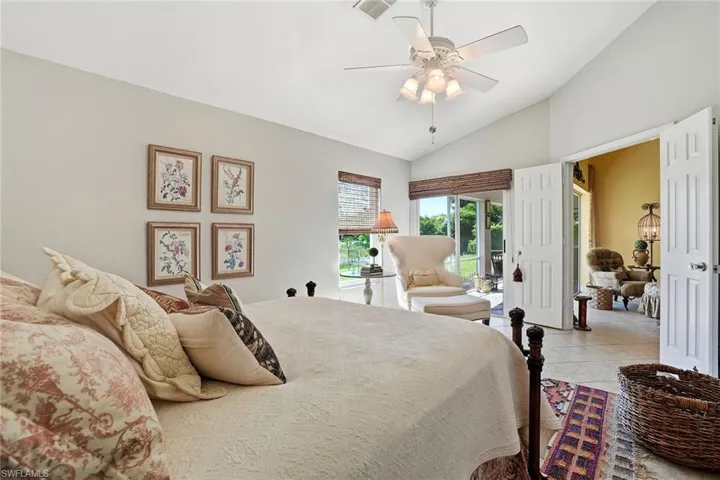 3688  Kent  DR, Naples, FL 34112