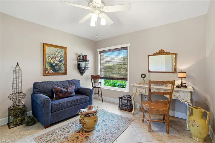 3688  Kent  DR, Naples, FL 34112