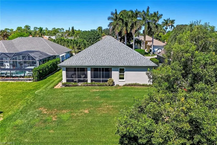 3688  Kent  DR, Naples, FL 34112