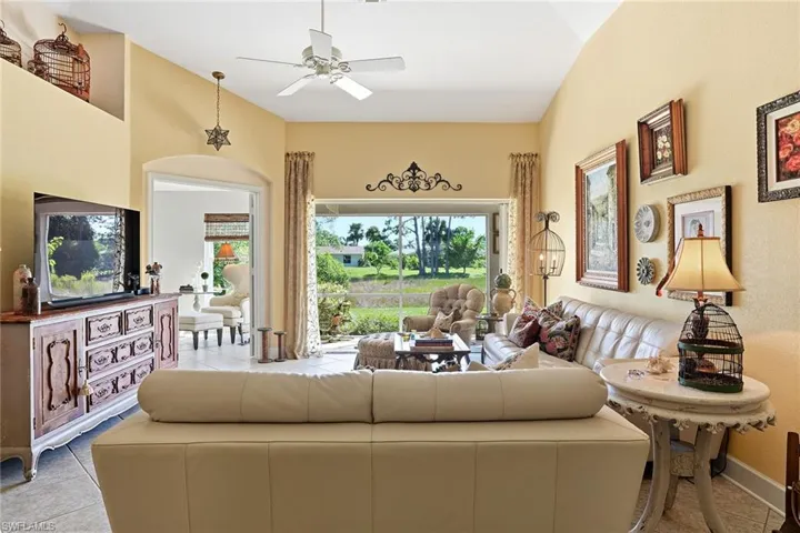 3688  Kent  DR, Naples, FL 34112