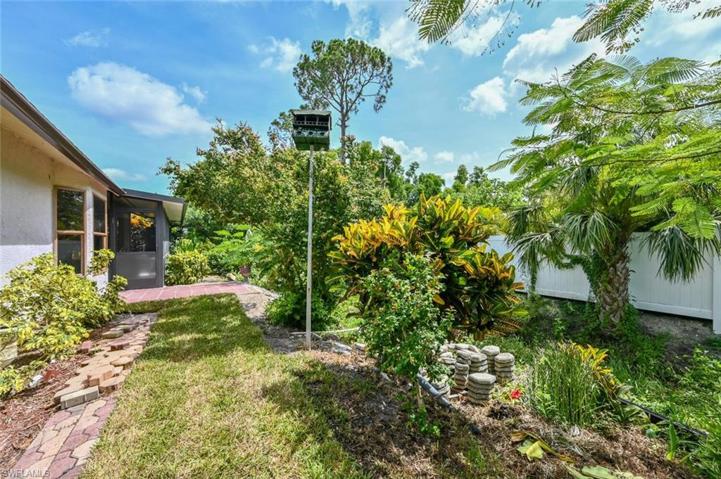 945 Charlemagne BLVD, NAPLES FL 34112