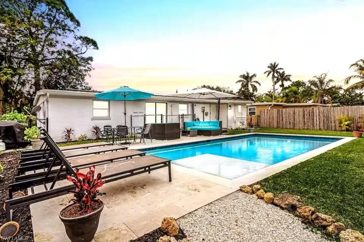 1303 Delmar Ln, Naples, Florida 34104