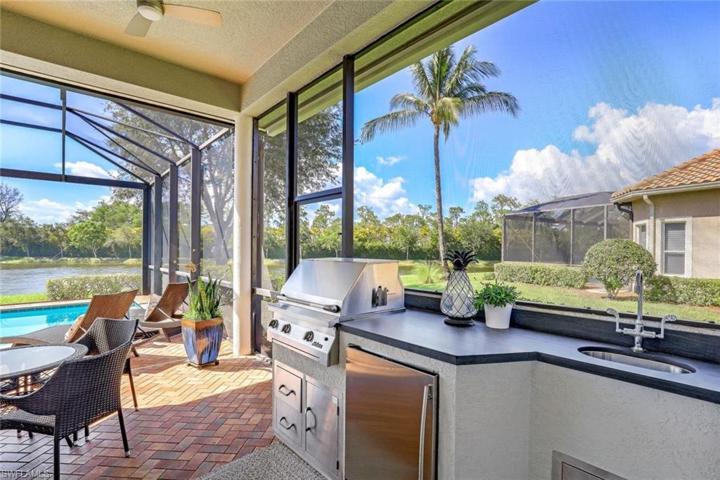 Outdoor Kitchen