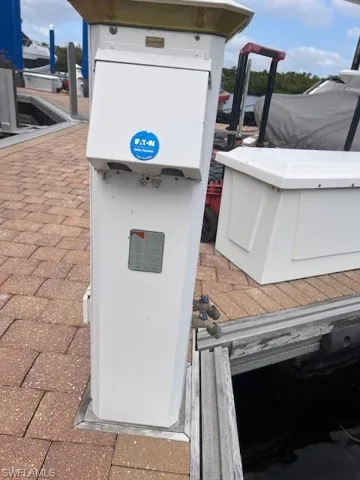 Power / Water Pedestal