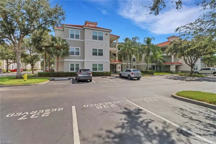23600 Walden Center Dr 304, Estero, Florida 34134
