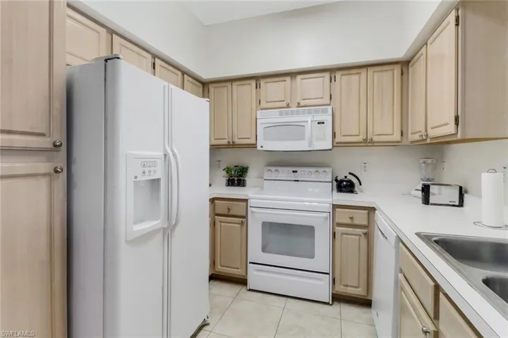 23600 Walden Center Dr 304, Estero, Florida 34134