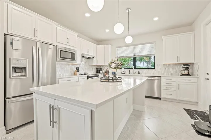 12031  Westmoreland  WAY, Fort Myers, FL 33913
