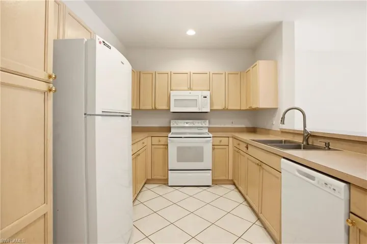 3431 Pointe Creek Ct 102, Bonita Springs, Florida 34134