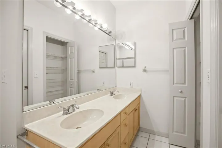 3431 Pointe Creek Ct 102, Bonita Springs, Florida 34134