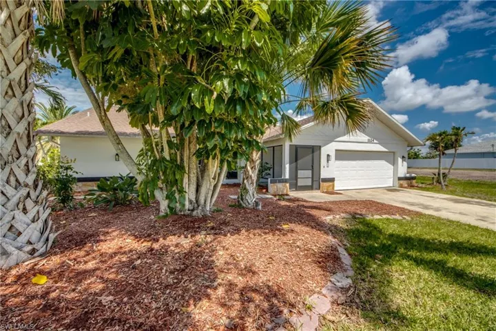 1124 Nw 1st Pl, Cape Coral, Florida 33993