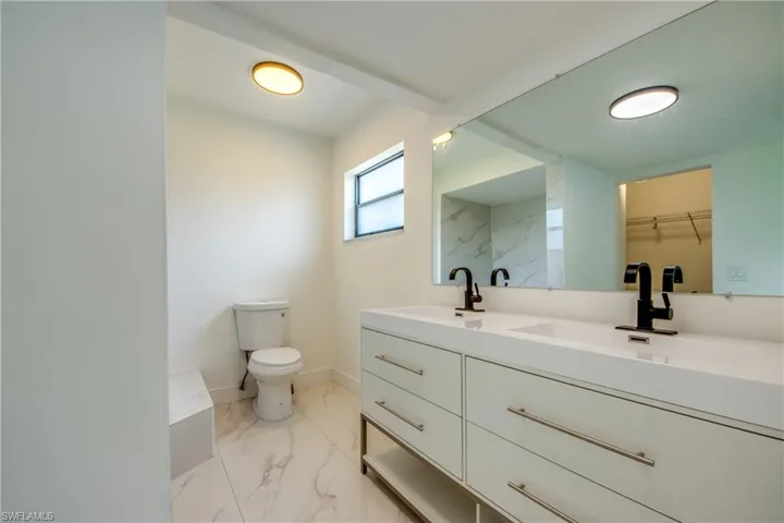 1124 Nw 1st Pl, Cape Coral, Florida 33993