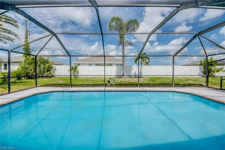 1124 Nw 1st Pl, Cape Coral, Florida 33993