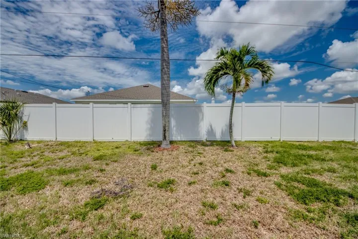 1124 Nw 1st Pl, Cape Coral, Florida 33993