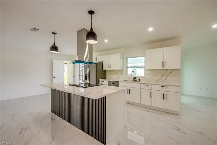 1124 Nw 1st Pl, Cape Coral, Florida 33993