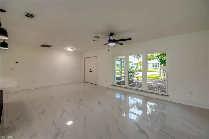 1124 Nw 1st Pl, Cape Coral, Florida 33993