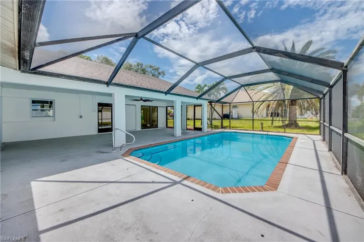 1124 Nw 1st Pl, Cape Coral, Florida 33993