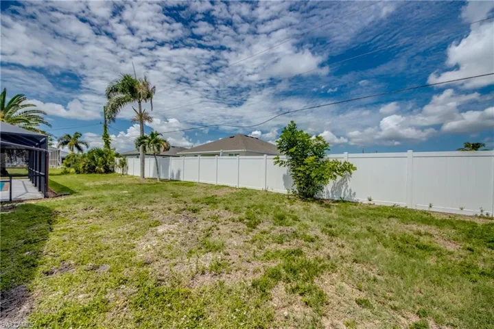 1124 Nw 1st Pl, Cape Coral, Florida 33993