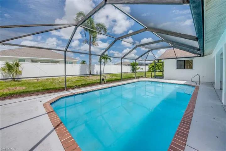 1124 Nw 1st Pl, Cape Coral, Florida 33993