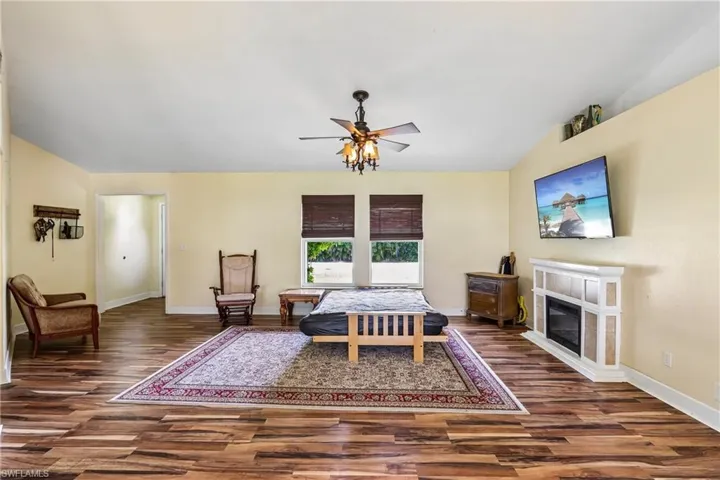 732 Tower Dr, Cape Coral, Florida 33904