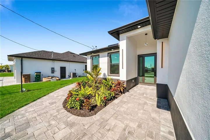 819  Embers W PKWY, Cape Coral, FL 33993