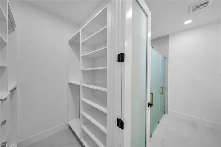 walk in closet