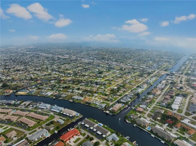 1101 SE 38th  ST, Cape Coral, FL 33904