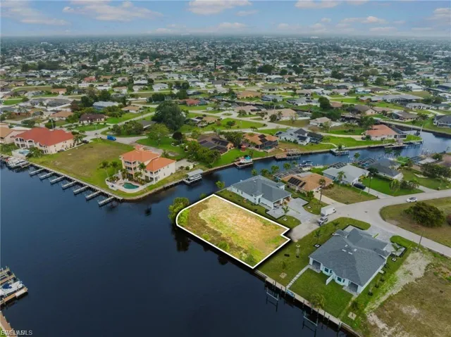 1101 SE 38th  ST, Cape Coral, FL 33904