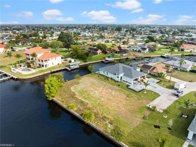 1101 SE 38th  ST, Cape Coral, FL 33904