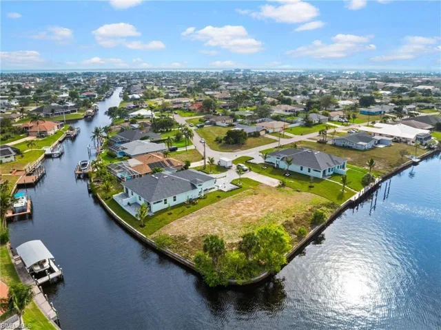 1101 SE 38th  ST, Cape Coral, FL 33904