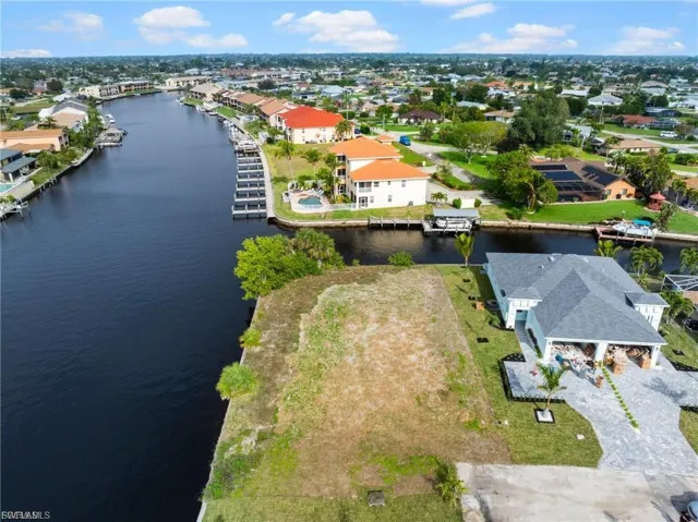 1101 SE 38th  ST, Cape Coral, FL 33904