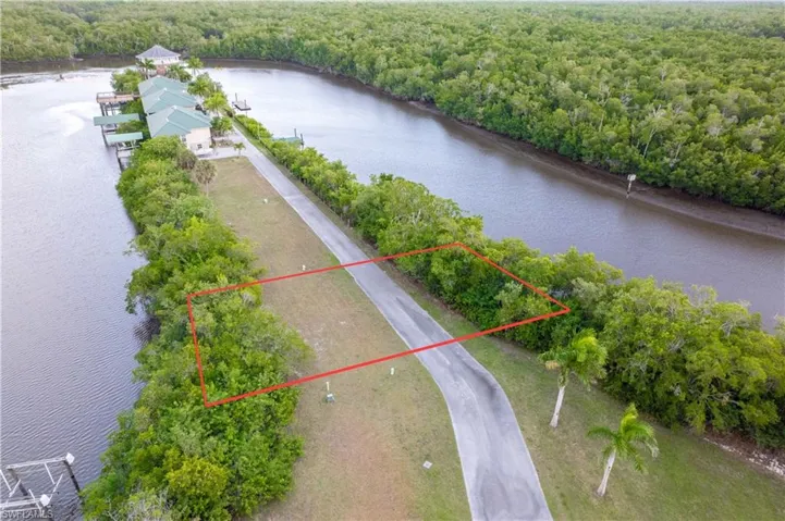 336  Freesia  ST, Everglades City, FL 34139