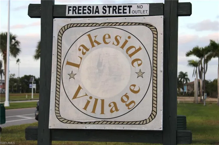 336  Freesia  ST, Everglades City, FL 34139