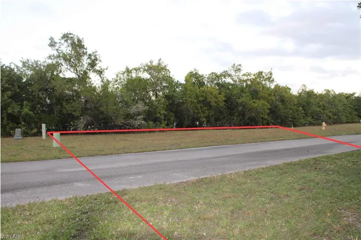 336  Freesia  ST, Everglades City, FL 34139