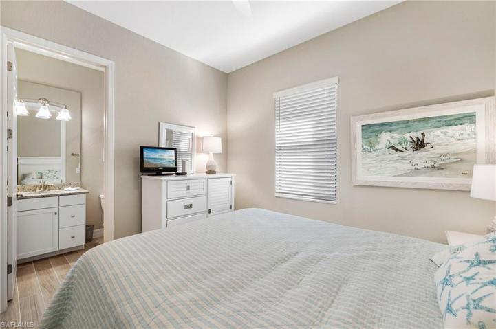 Guest Suite with En-Suite Bathroom