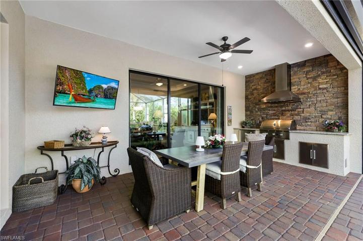 Spacious Lanai