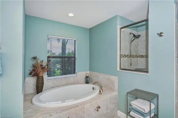 primary bath with soaking tub