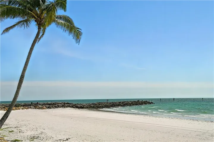 2400 Gulf Shore Blvd N 603, Naples, Florida 34103