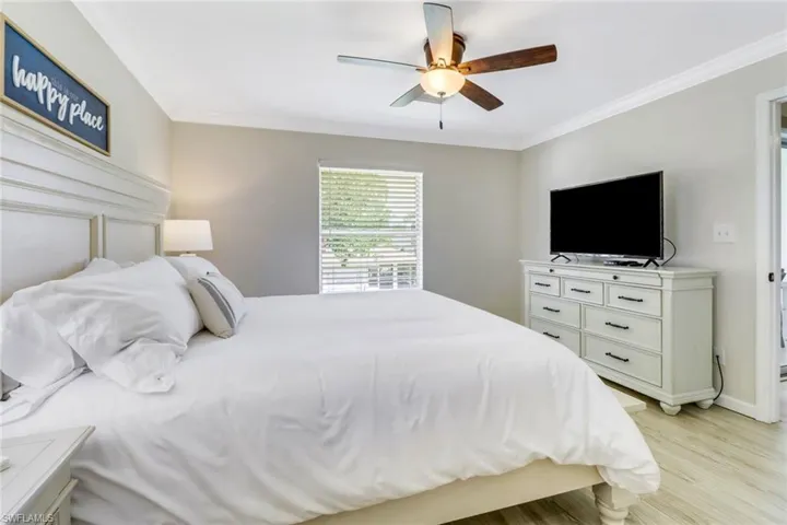 1358 Derbyshire Ct F201, Naples, Florida 34116