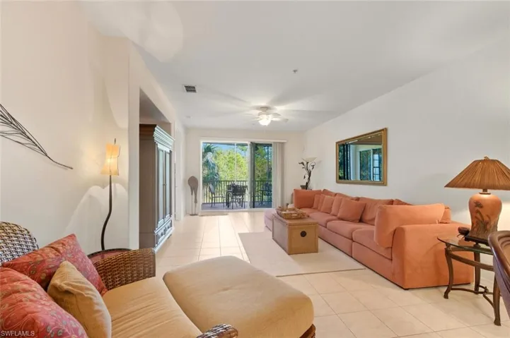4863 Hampshire Ct # 106, Naples, Florida 34112