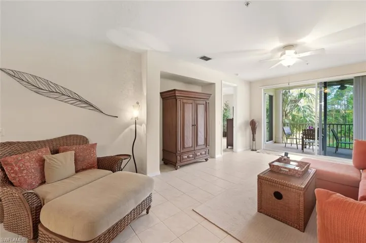 4863 Hampshire Ct # 106, Naples, Florida 34112