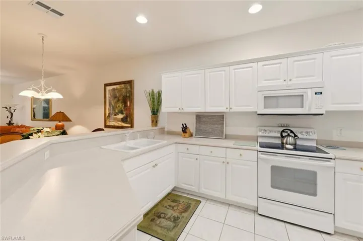 4863 Hampshire Ct # 106, Naples, Florida 34112