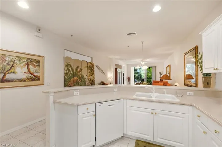 4863 Hampshire Ct # 106, Naples, Florida 34112