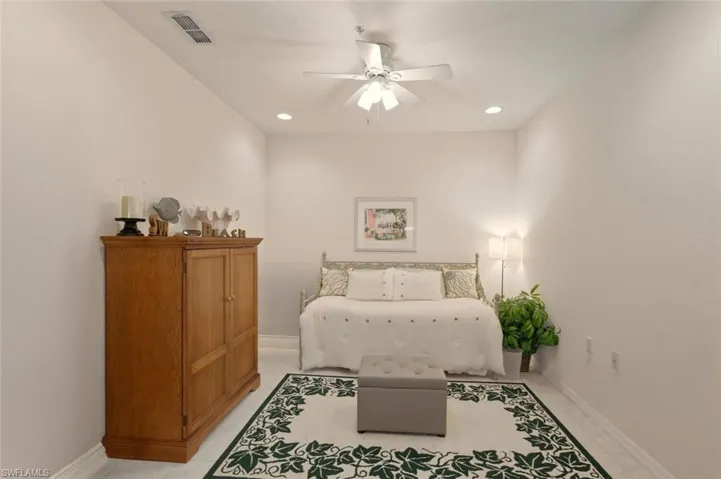 4863 Hampshire Ct # 106, Naples, Florida 34112