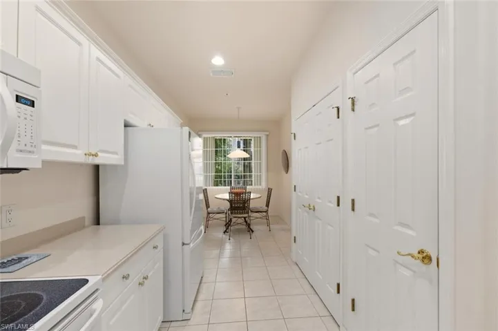 4863 Hampshire Ct # 106, Naples, Florida 34112