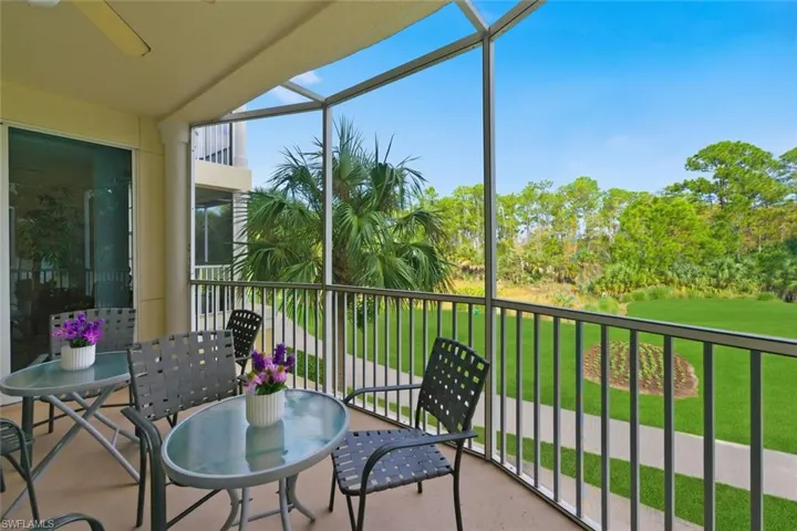 4863 Hampshire Ct # 106, Naples, Florida 34112